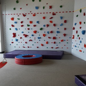 Kids room custom obstacles and flooring by Futurist